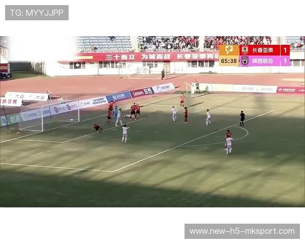 禁区混战补射⚽点燃主场