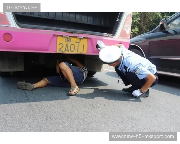 某次大巴抛锚全队推车，某次大巴抛锚全队推车撞人